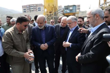 بازدید وزیر کشور از پروژه ادامه آزاد راه شهید همت در البرز